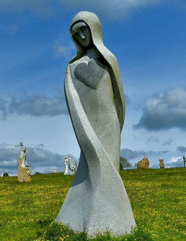 Sculpture métallique "Sainte Bleuen"