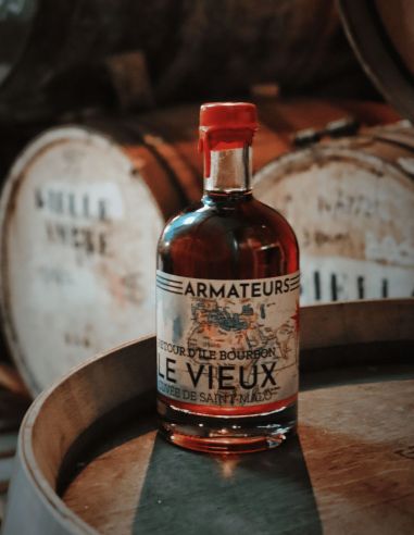Alter Rum - Rückkehr von der Insel Bourbon