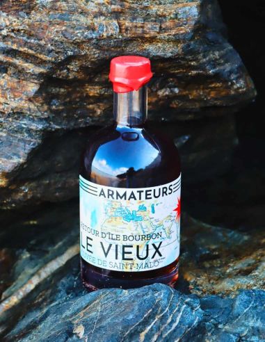 Alter Rum - Rückkehr von der Insel Bourbon