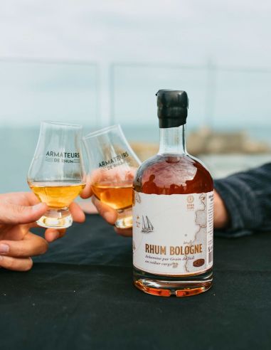 Rhum Bologne X Armateurs de Rhum X Grain de Sail – transporté à la voile