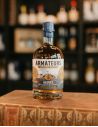 Rhum vieilli en fût imprégné d’algues bretonnes