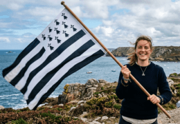 Histoire des drapeaux bretons : origines, symboles et identité de la Bretagne